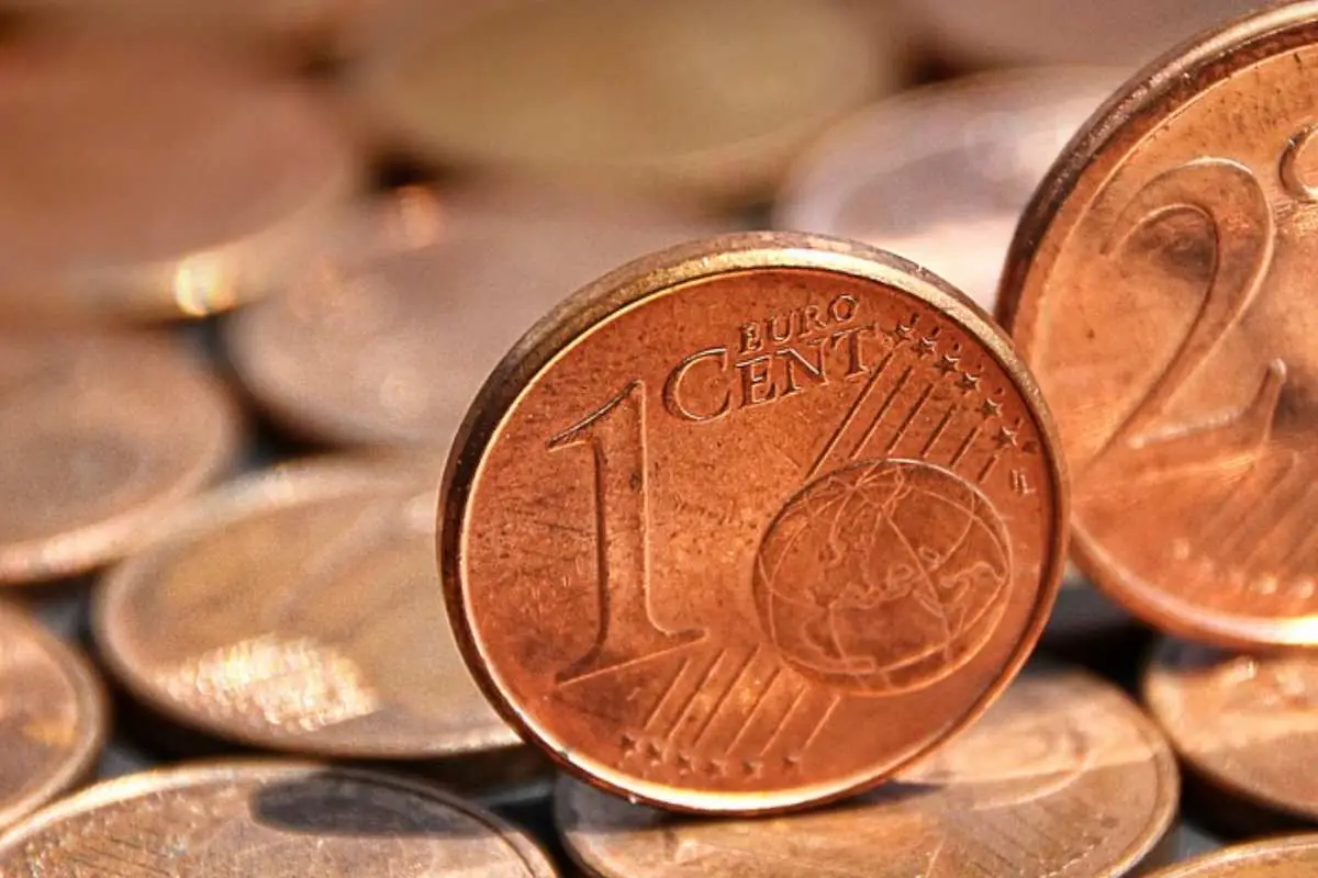 Hai una moneta da 1 centesimo rara? Ecco come riconoscerla e quanto vale oggi Hai una moneta da 1 centesimo rara? Ecco come riconoscerla e quanto vale oggi