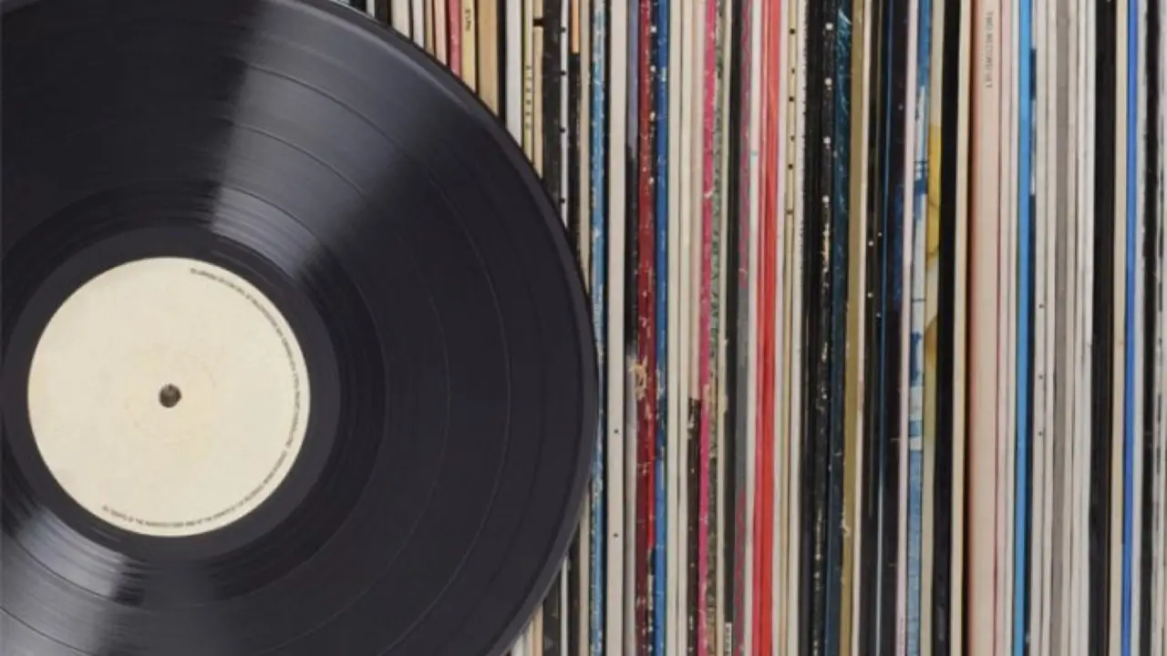 Dischi in vinile italiani: i 3 cantanti che valgono di più Dischi in vinile italiani: i 3 cantanti che valgono di più