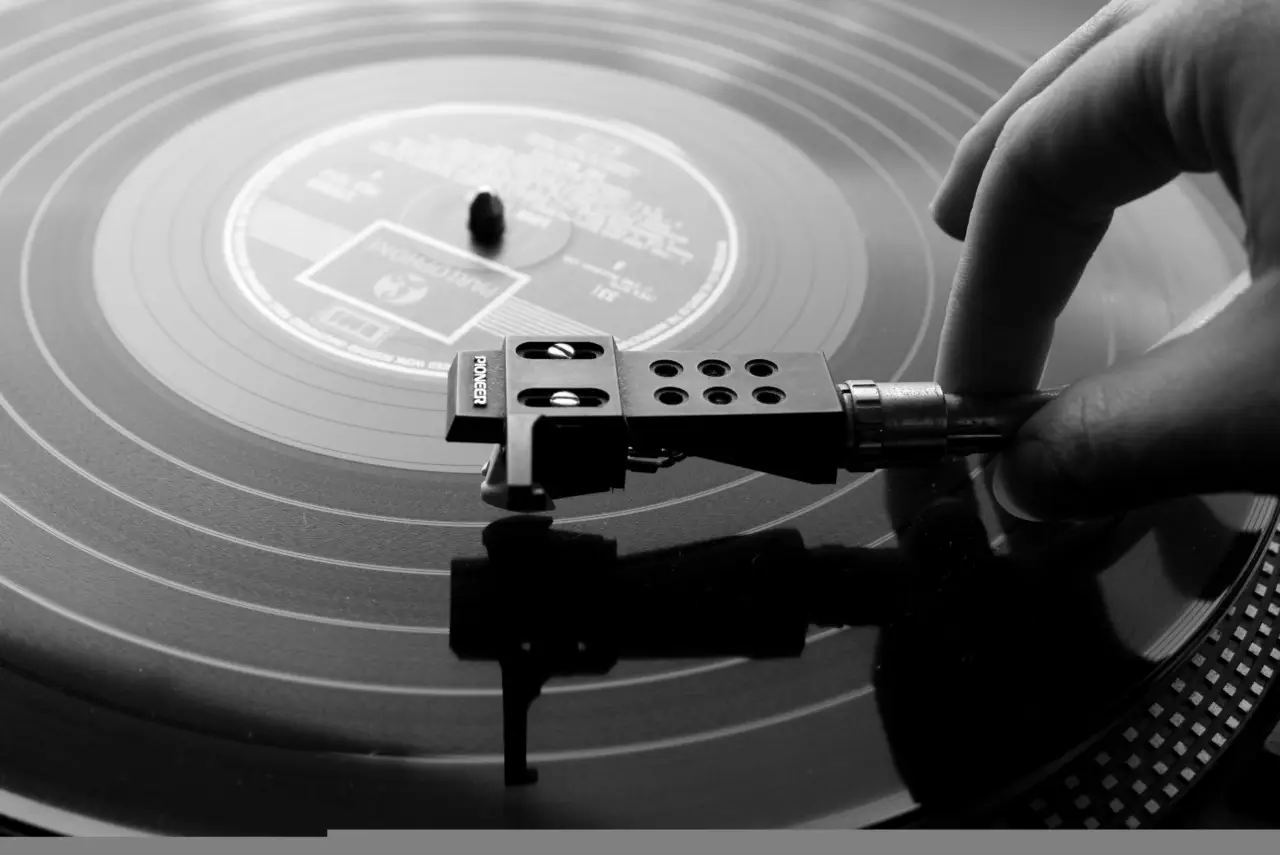 Dischi in vinile italiani: i 3 cantanti che valgono di più Dischi in vinile italiani: i 3 cantanti che valgono di più