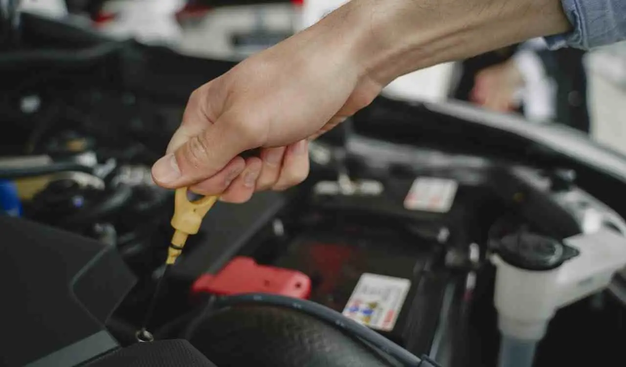 Auto a benzina o diesel con più di 3 anni: cosa controllare per evitare spese impreviste secondo i consumatori Auto a benzina o diesel con più di 3 anni: cosa controllare per evitare spese impreviste secondo i consumatori
