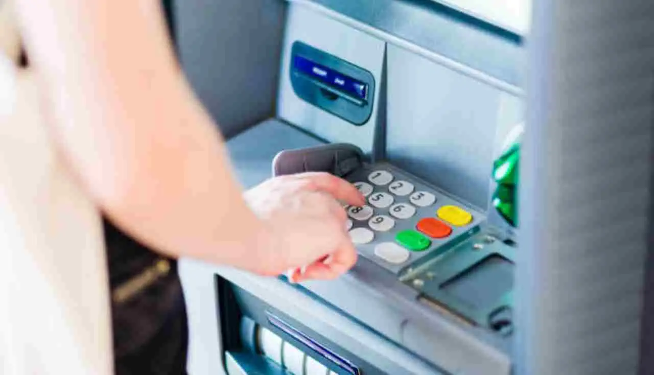 Nuove regole per i prelievi in contanti: quali movimenti bancari controllare oggi Nuove regole per i prelievi in contanti: quali movimenti bancari controllare oggi