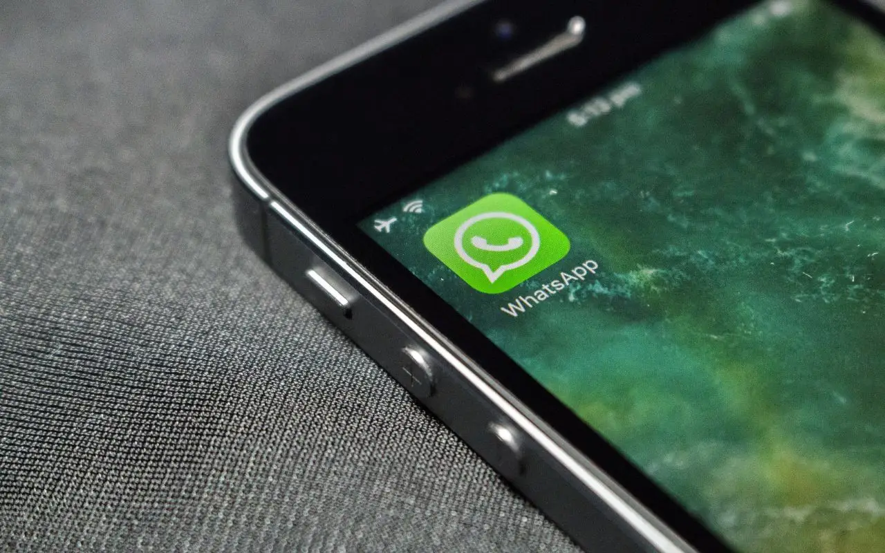 Disattiva la tua posizione WhatsApp: guida veloce per la privacy quotidiana Disattiva la tua posizione WhatsApp: guida veloce per la privacy quotidiana