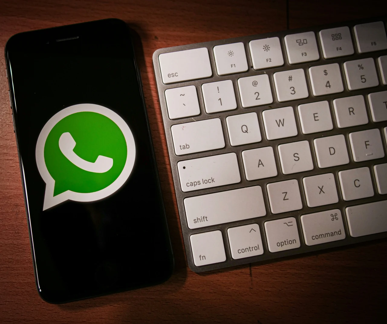 Mantieni le chat private: come usare la funzione archivio WhatsApp in sicurezza Mantieni le chat private: come usare la funzione archivio WhatsApp in sicurezza