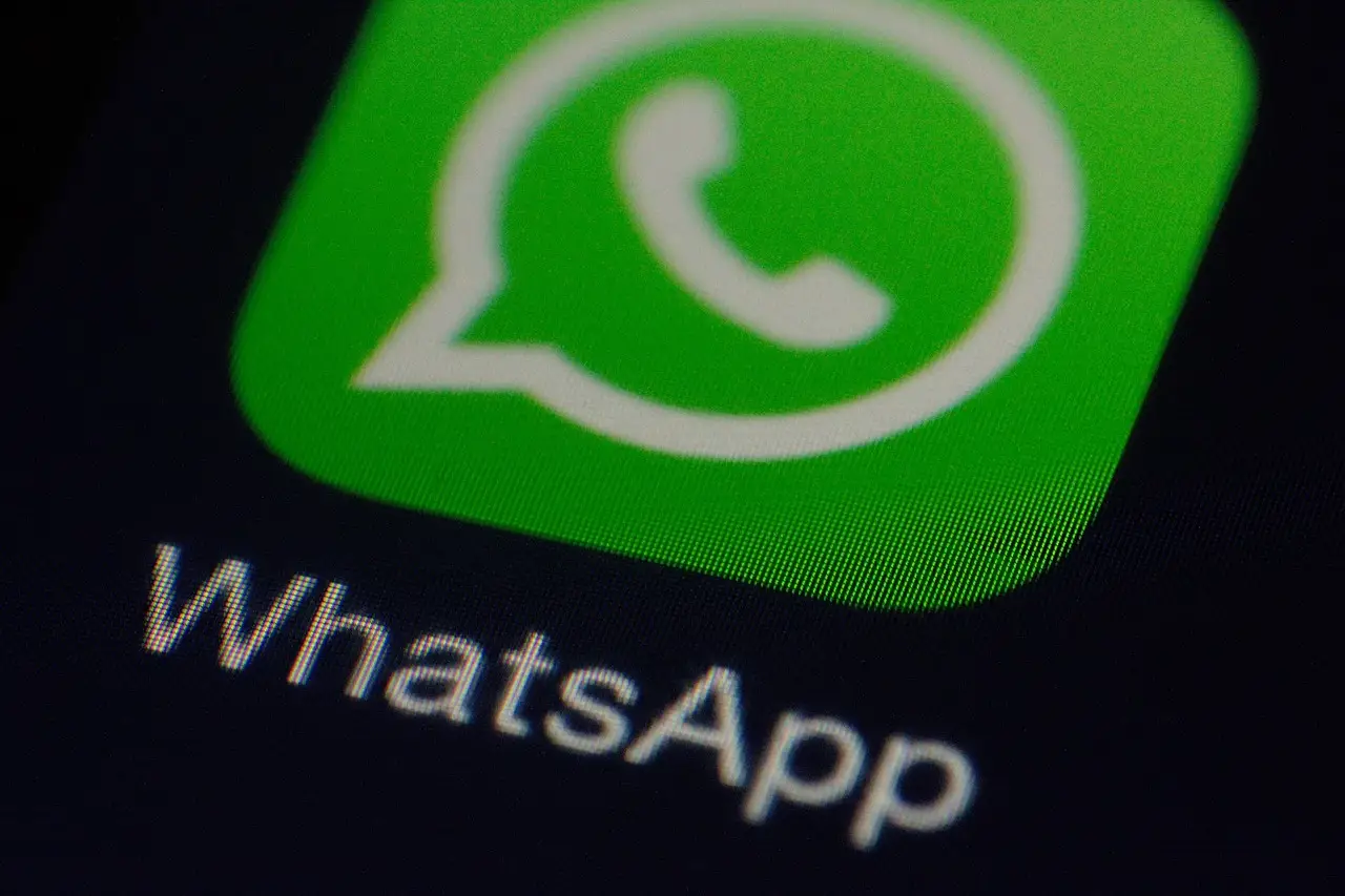 Mantieni le chat private: come usare la funzione archivio WhatsApp in sicurezza Mantieni le chat private: come usare la funzione archivio WhatsApp in sicurezza