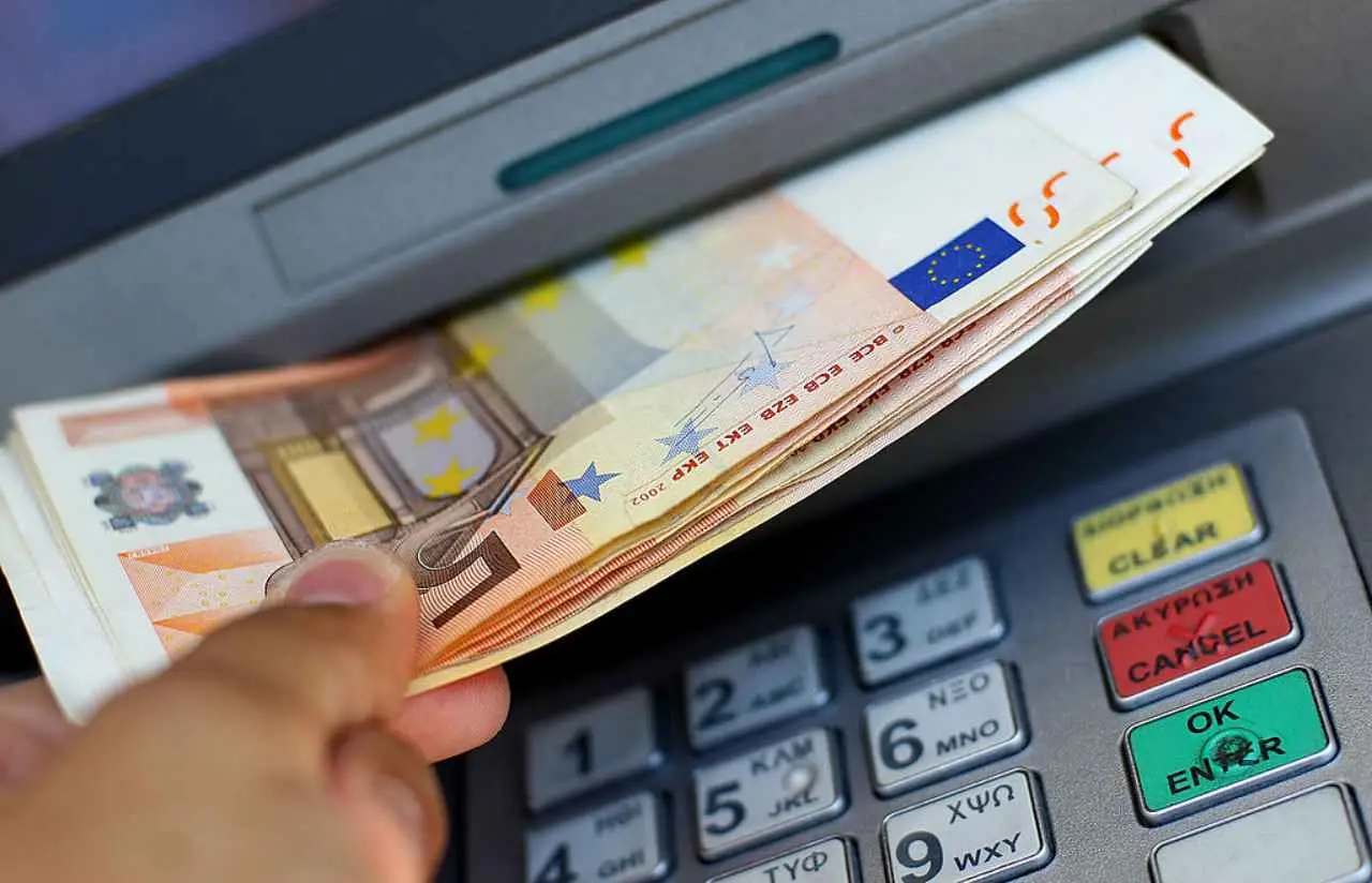 Cambiamenti alle operazioni bancomat scopri le alternative per prelevare contanti