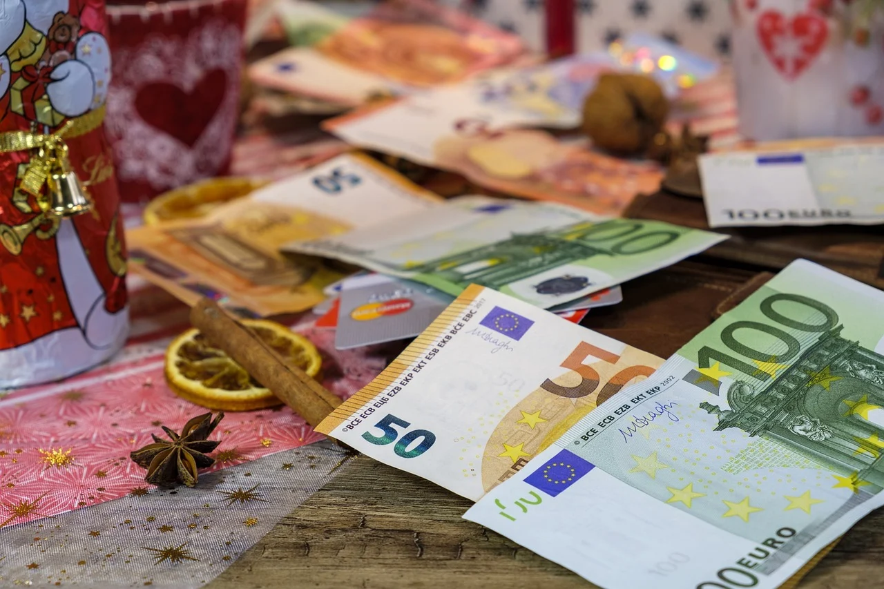 Bonus stufe 2025: come ottenere 8.000 € prima della fine del mese Bonus stufe 2025: come ottenere 8.000 € prima della fine del mese