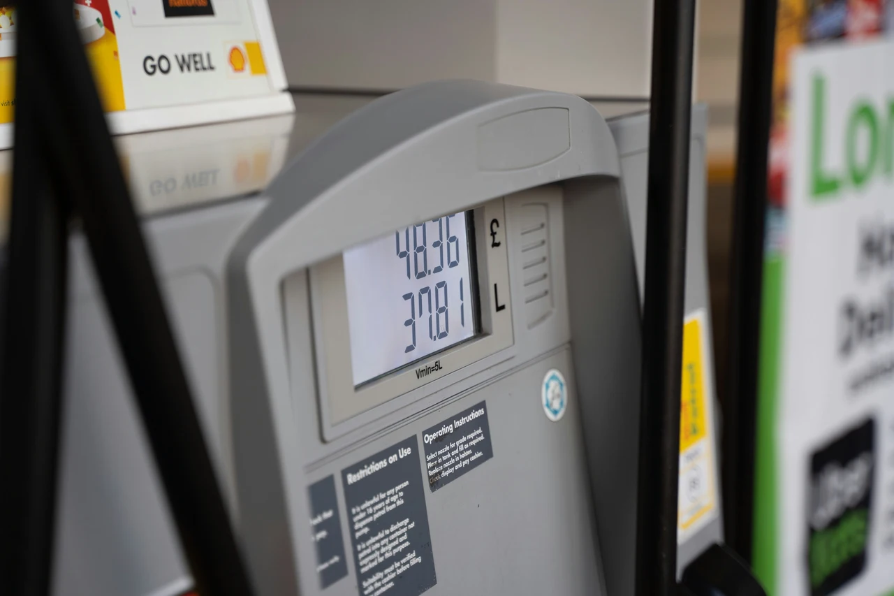 Calo benzina in arrivo? Ecco le stime aggiornate a giugno Calo benzina in arrivo? Ecco le stime aggiornate a giugno