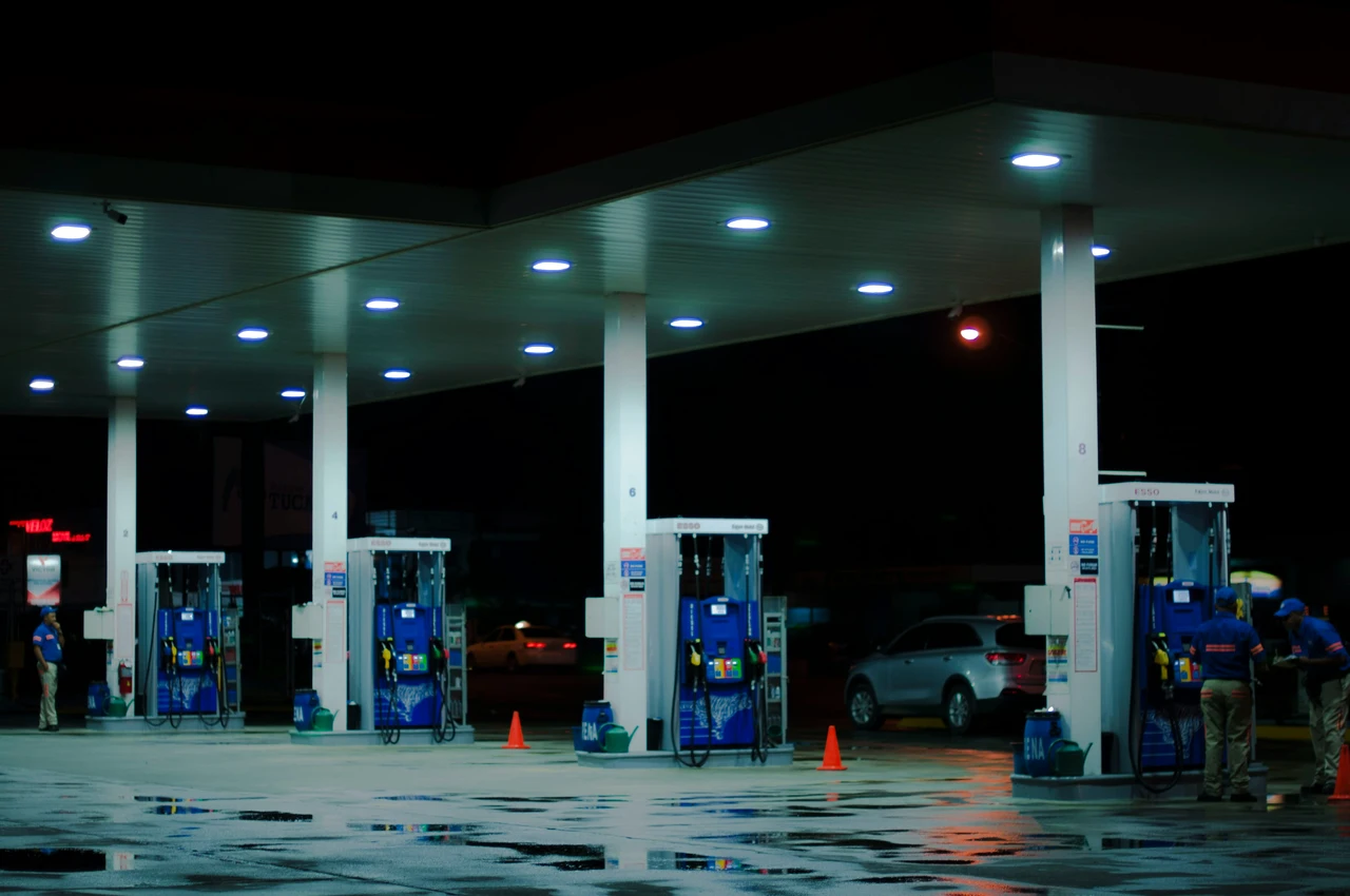 Calo benzina in arrivo? Ecco le stime aggiornate a giugno Calo benzina in arrivo? Ecco le stime aggiornate a giugno