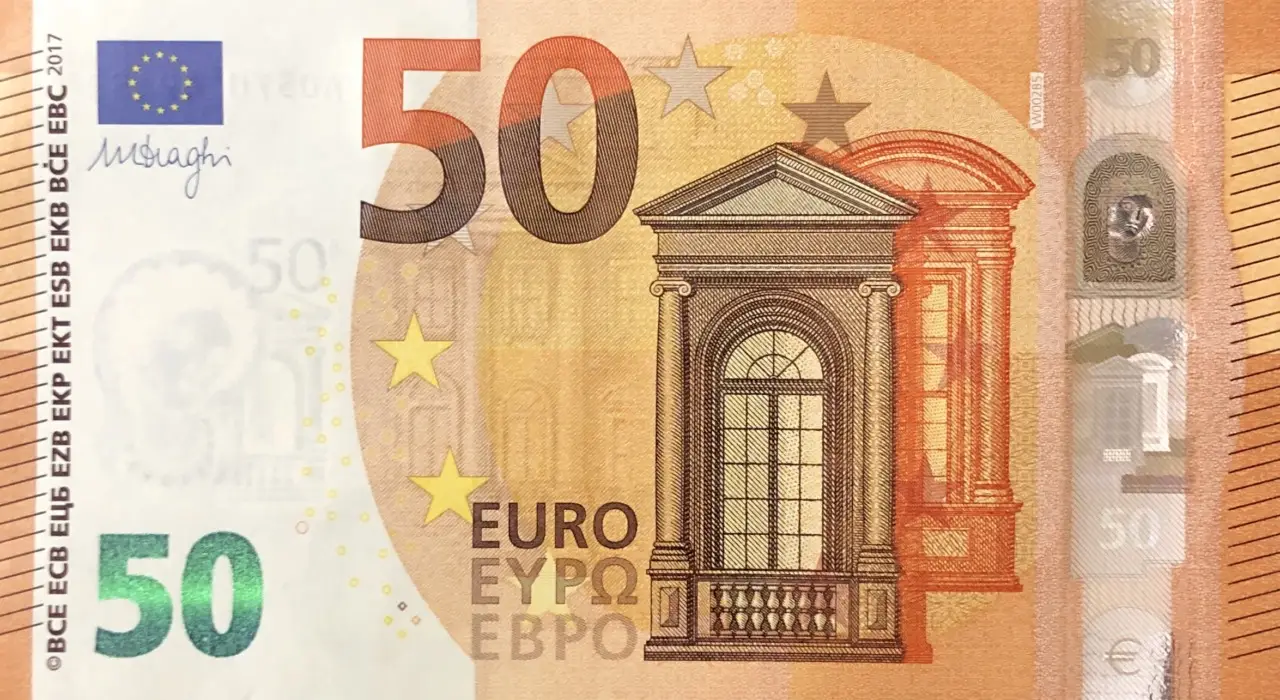 Banconote rare da 50 euro: se trovi questo simbolo valgono una fortuna Banconote rare da 50 euro: se trovi questo simbolo valgono una fortuna