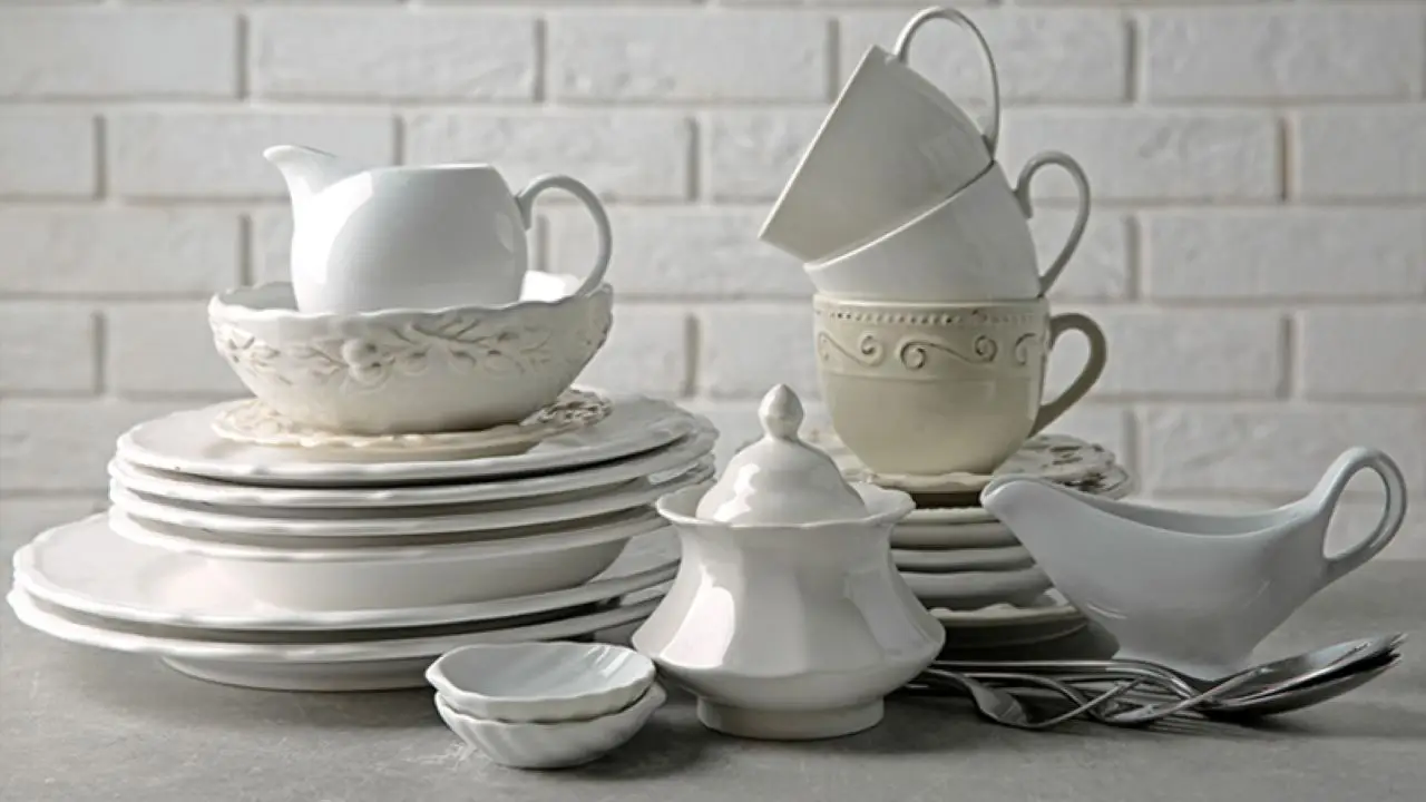 Vecchie ceramiche italiane: se hai uno di questi pezzi in casa potresti guadagnare migliaia di euro Vecchie ceramiche italiane: se hai uno di questi pezzi in casa potresti guadagnare migliaia di euro