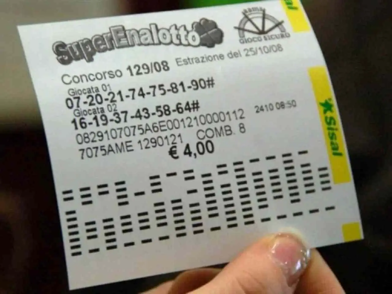 Superenalotto record: chi ha vinto il jackpot e quanto ha incassato Superenalotto record: chi ha vinto il jackpot e quanto ha incassato