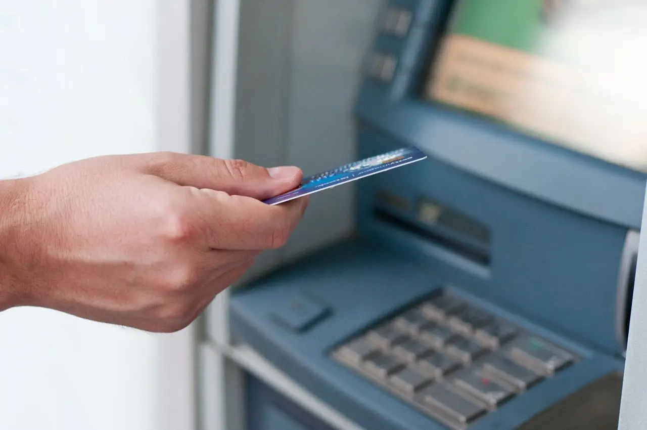 Limiti aggiornati per i prelievi ai bancomat: come evitare blocchi indesiderati Limiti aggiornati per i prelievi ai bancomat: come evitare blocchi indesiderati