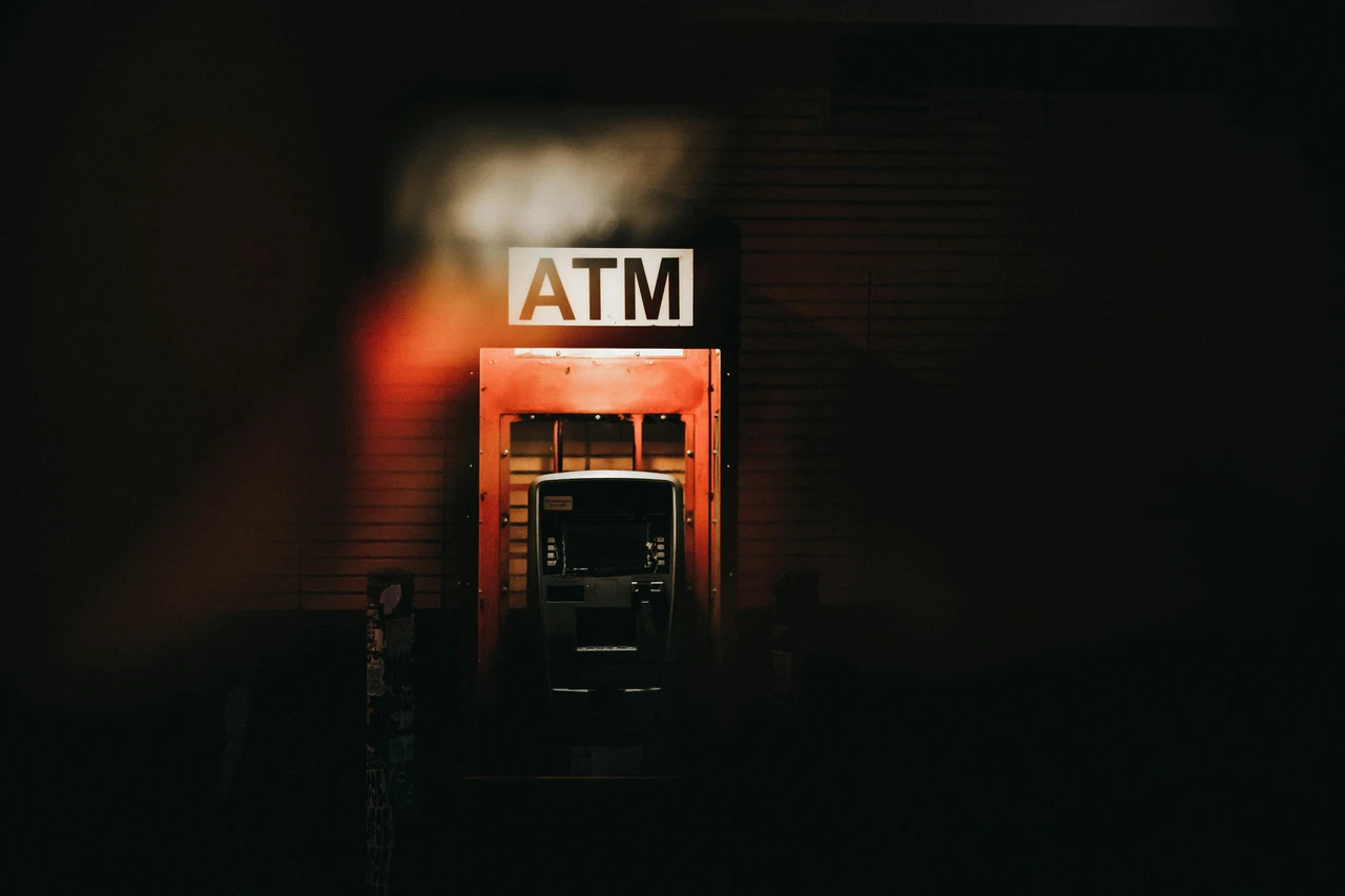 Bancomat senza sorprese: come leggere il nuovo regolamento sui controlli automatici Bancomat senza sorprese: come leggere il nuovo regolamento sui controlli automatici