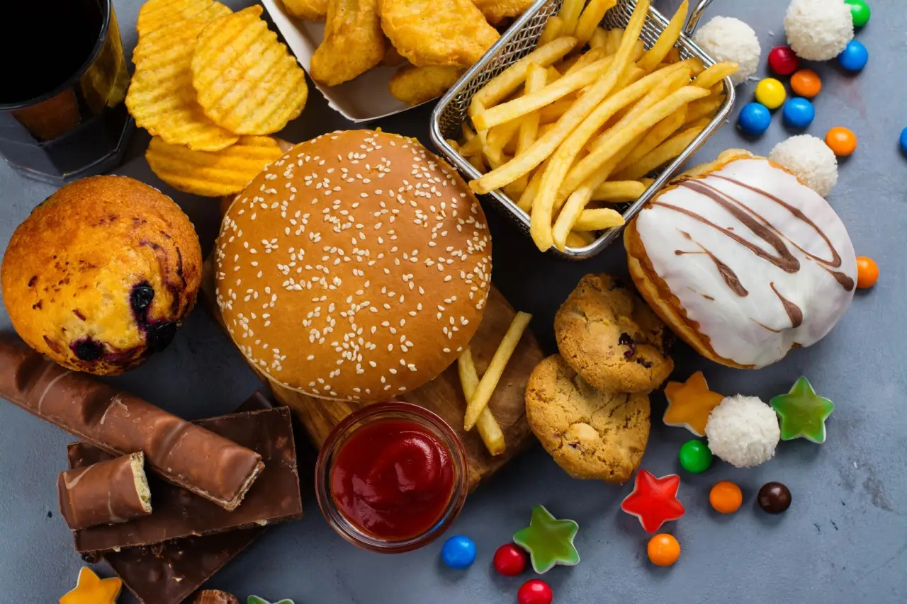 Cinque alimenti comuni che possono peggiorare il dolore alle articolazioni in estate Cinque alimenti comuni che possono peggiorare il dolore alle articolazioni in estate