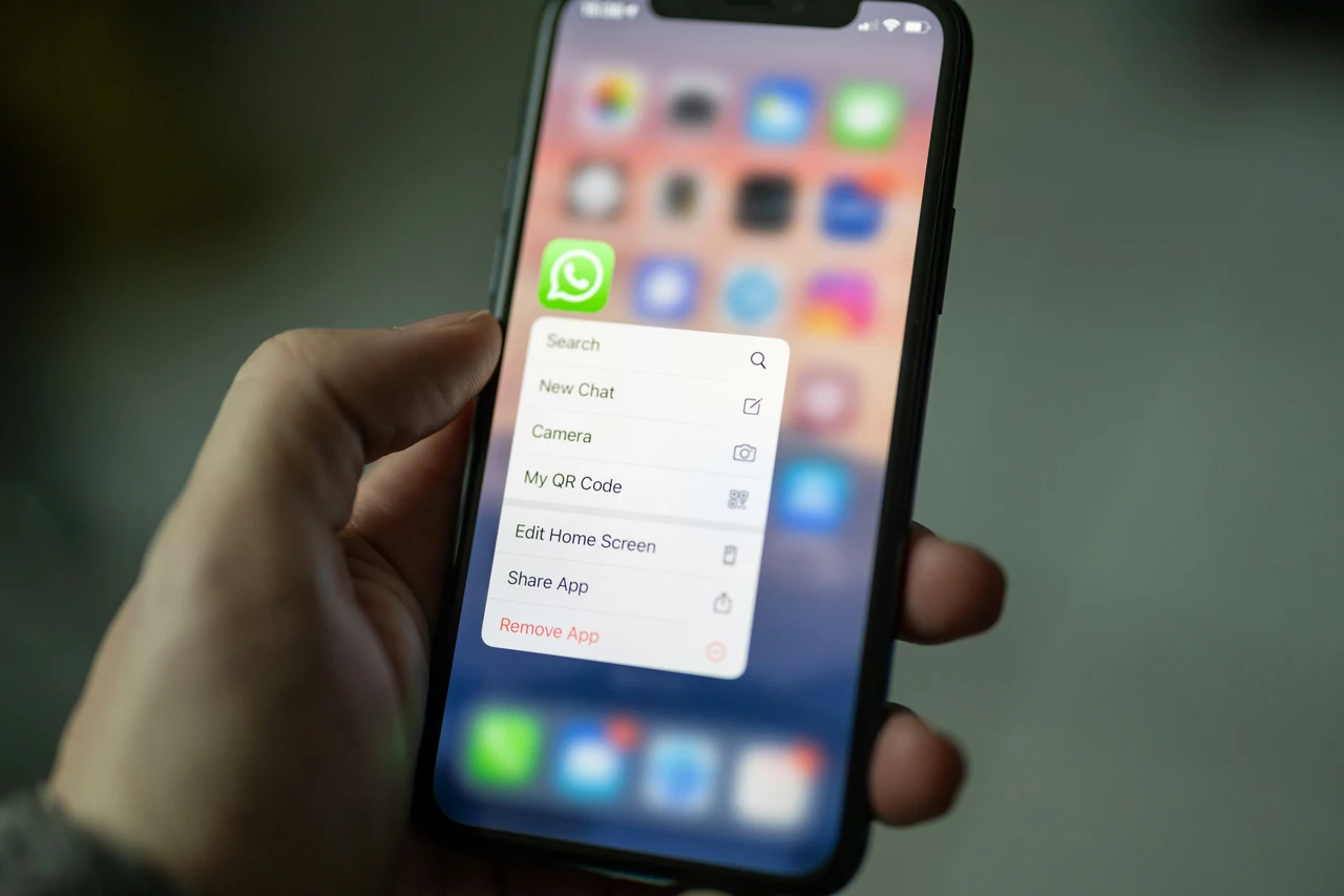 Nuove impostazioni per WhatsApp: come limitare la condivisione automatica delle informazioni Nuove impostazioni per WhatsApp: come limitare la condivisione automatica delle informazioni