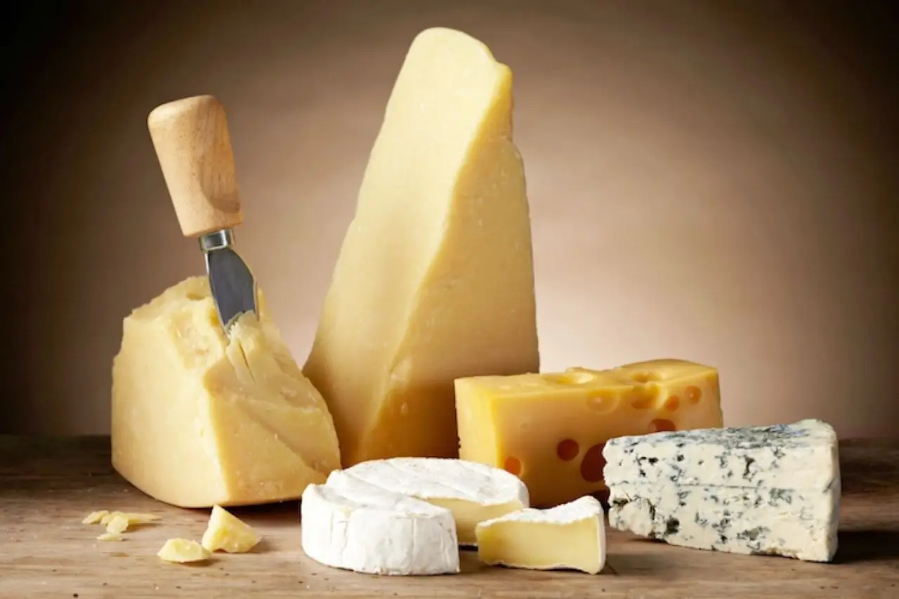 I formaggi stagionati aumentano l’infiammazione articolare? Ecco cosa sapere I formaggi stagionati aumentano l’infiammazione articolare? Ecco cosa sapere