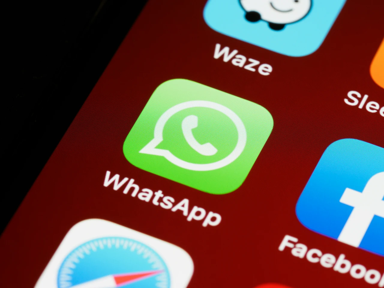 Attiva la modalità riservata su WhatsApp per proteggere le tue conversazioni Attiva la modalità riservata su WhatsApp per proteggere le tue conversazioni